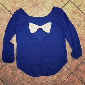 Super cute bow-knot back shirt!